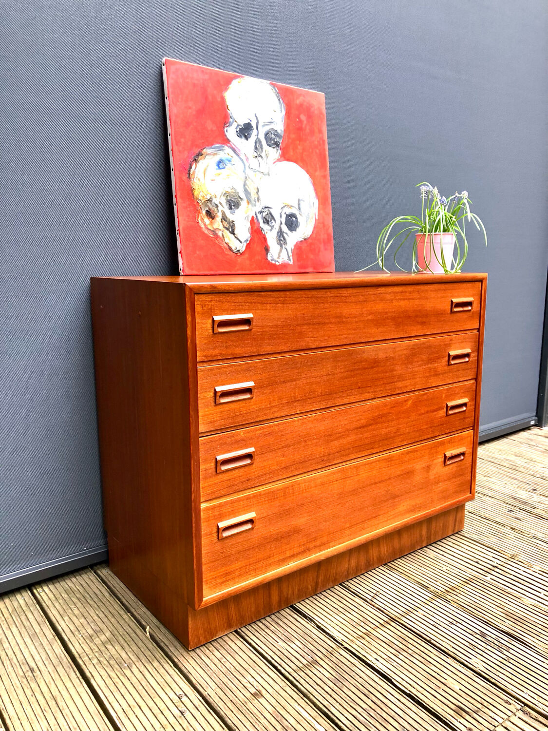 Kempkes chest of drawers
