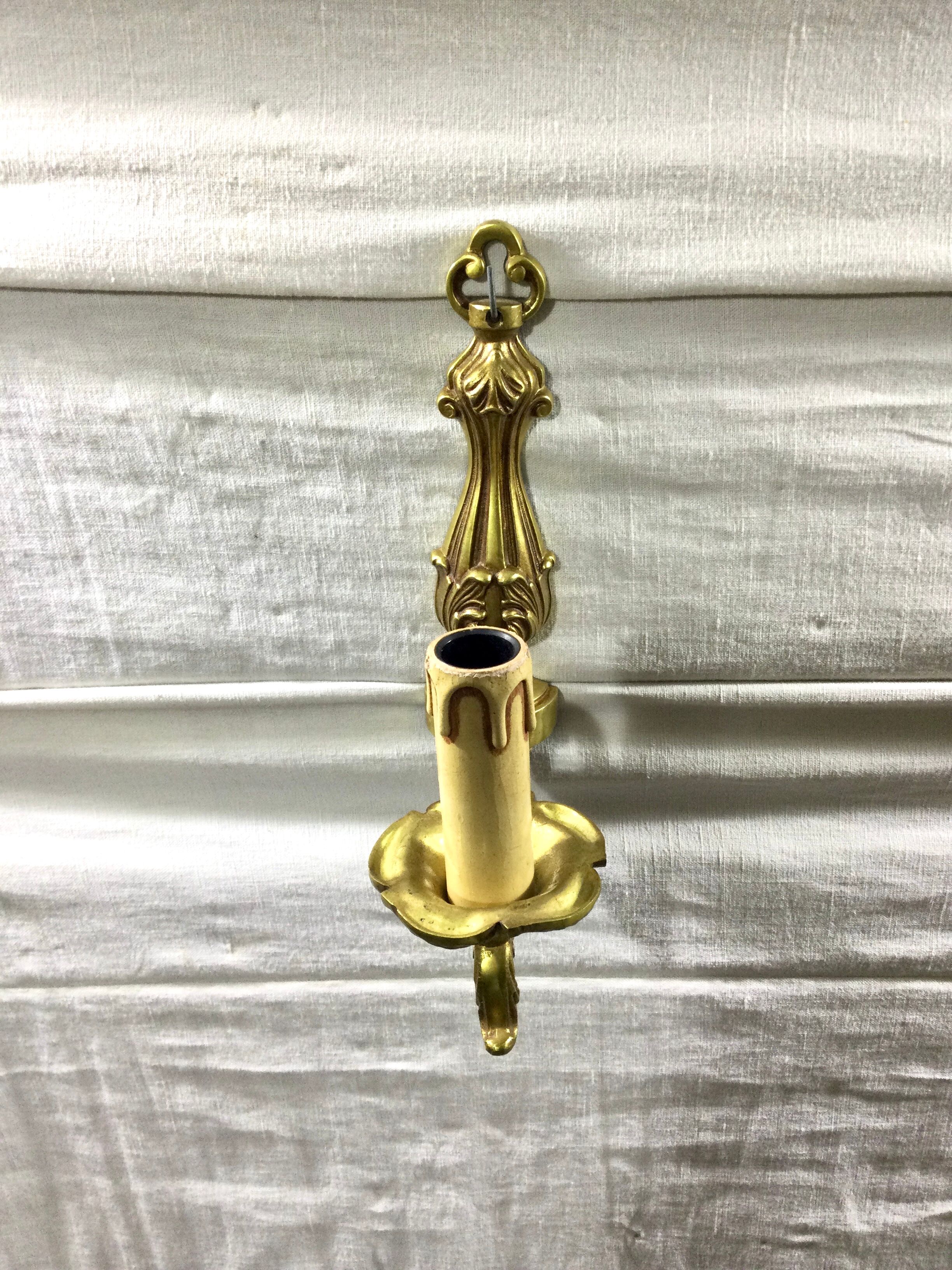 Applies 1 bronze light in Louis XV style