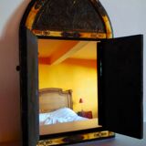 Oriental mirror