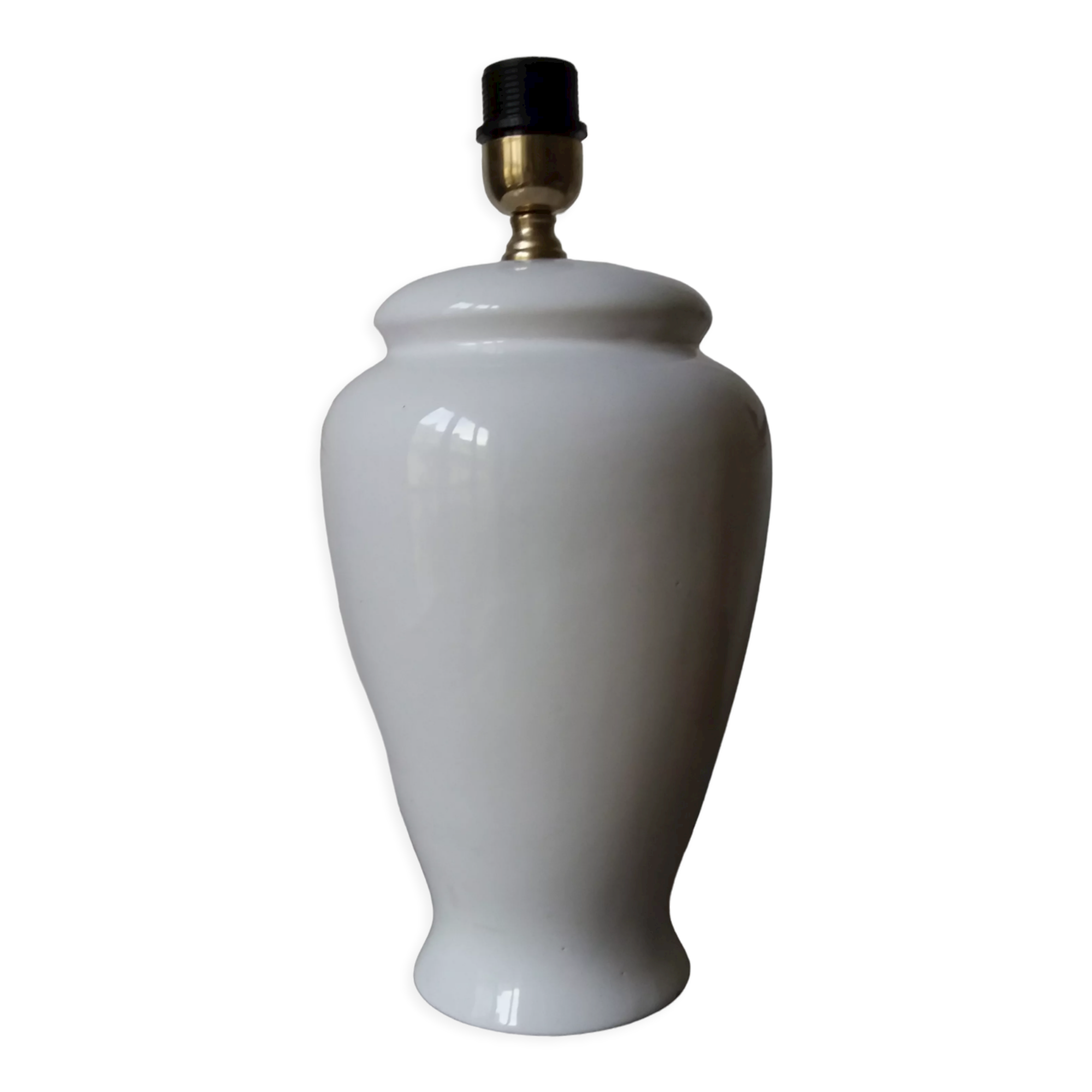 White porcelain lamp in potiche shape