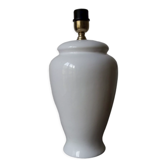 Pied de lampe en porcelaine blanche de forme potiche