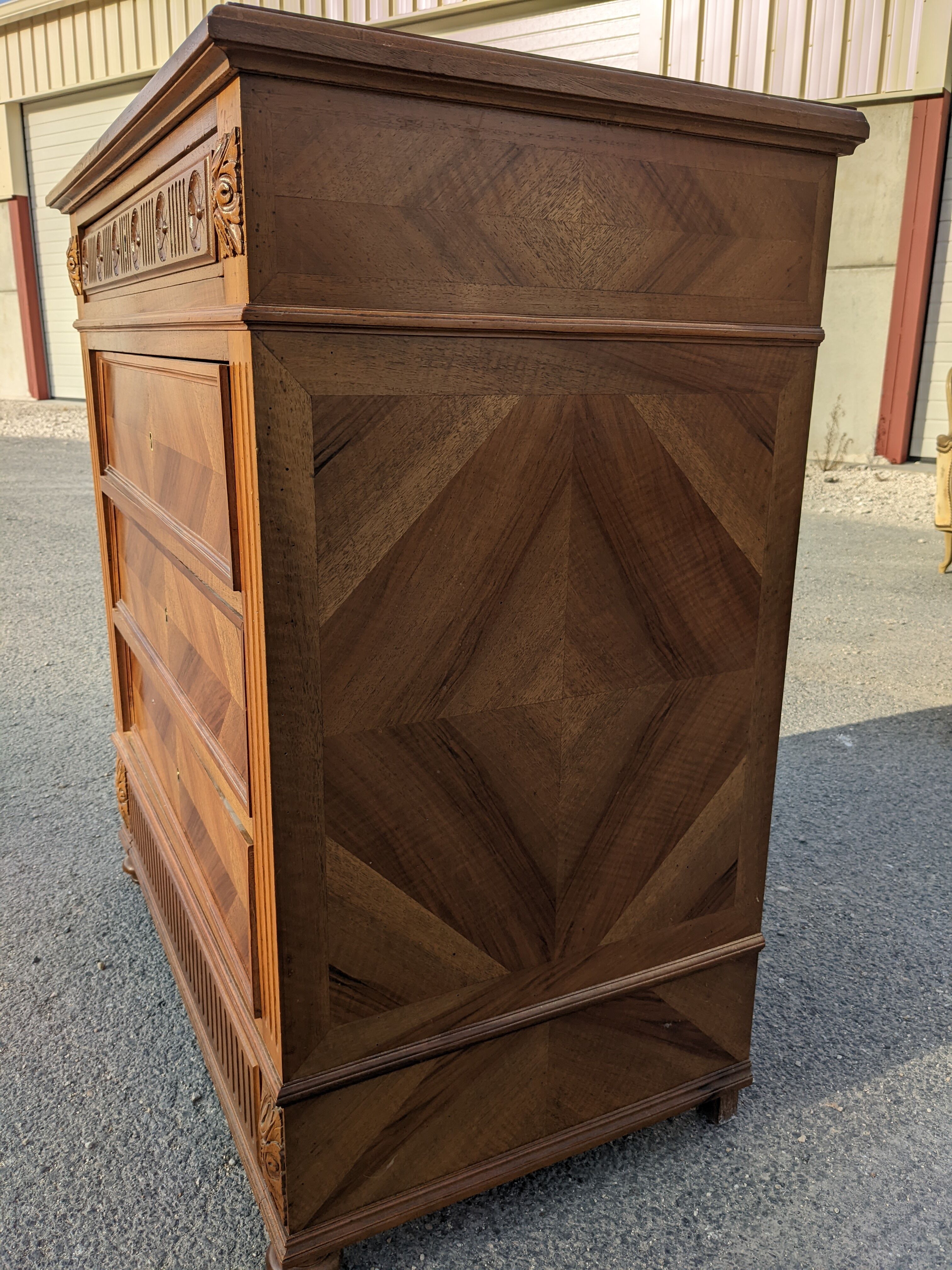 Commode style empire