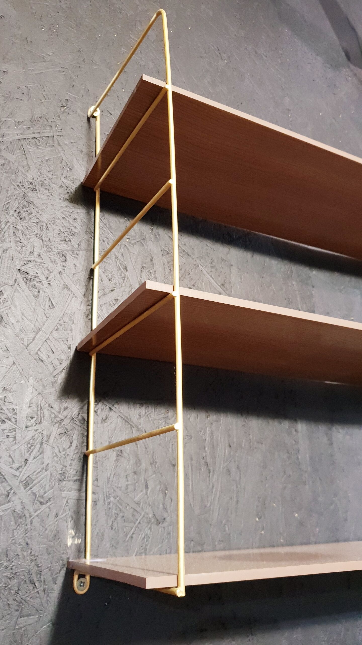 String shelf