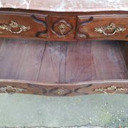 Commode galbée style Louis XVI