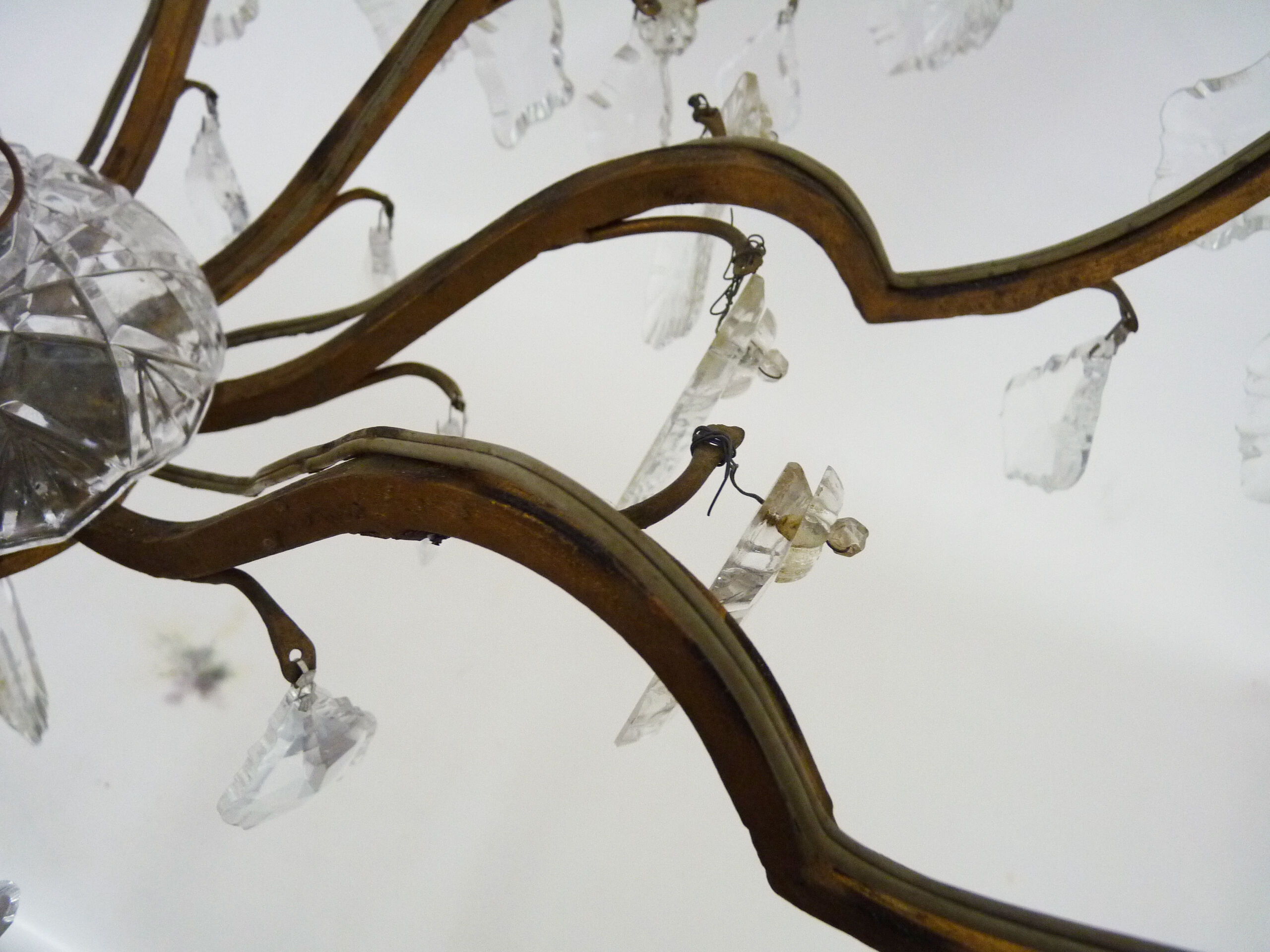 Ancien lustre, luminaire ancien à 10 branches, laiton et verre. Années 50