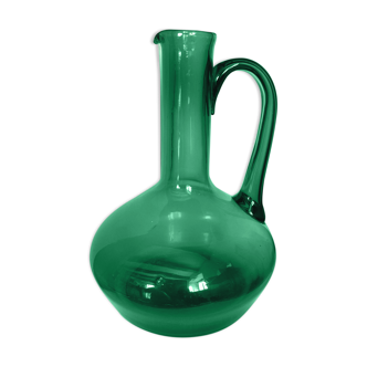 Carafe en verre soufflé vert bleuté