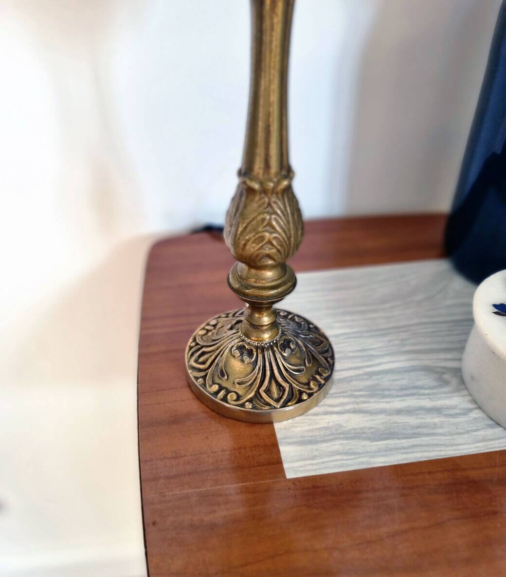 Globe lamp