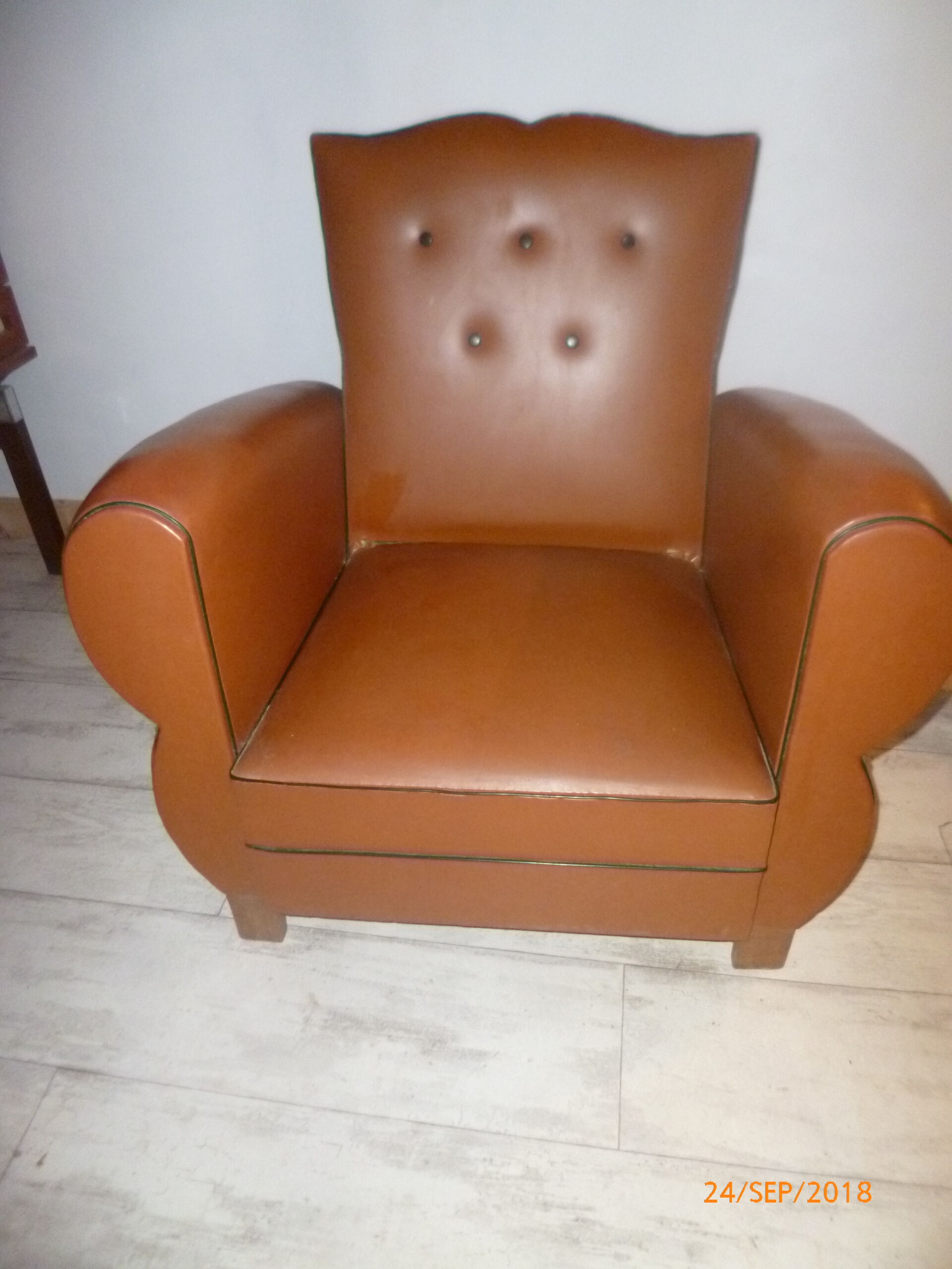 Skai vintage mustache club armchair 60's