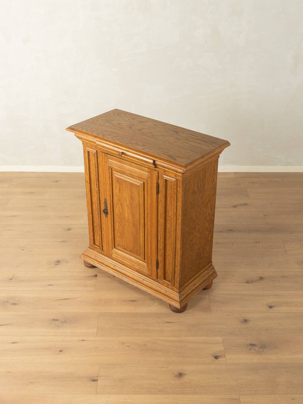 Classic antique chest of drawers from before 1900