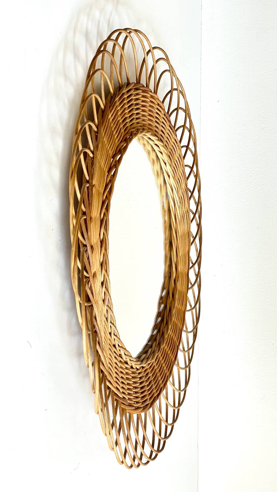 Miroir soleil en rotin vintage