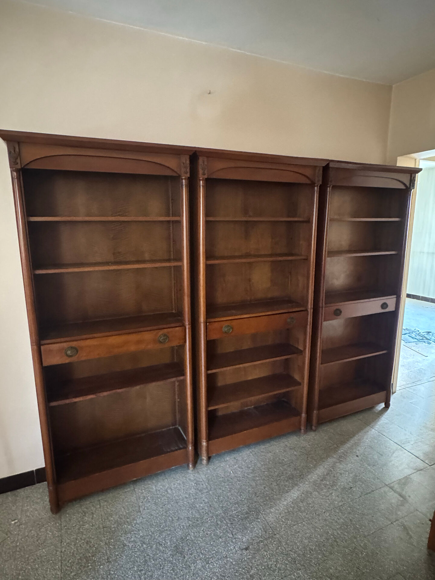 Bibliothèque ouverte en 3 pans style directoire