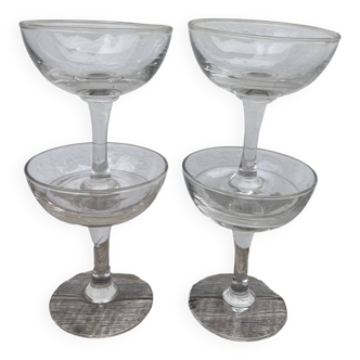 4 verres soufflés / coupes anciennes