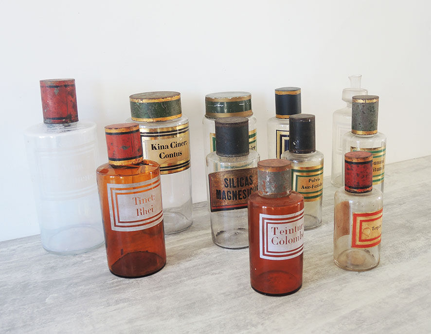 Old Pharmacy Pot / Virginia Snake Apothecary Bottle