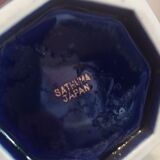 Vase bleu cobalt avec côtes biseautés