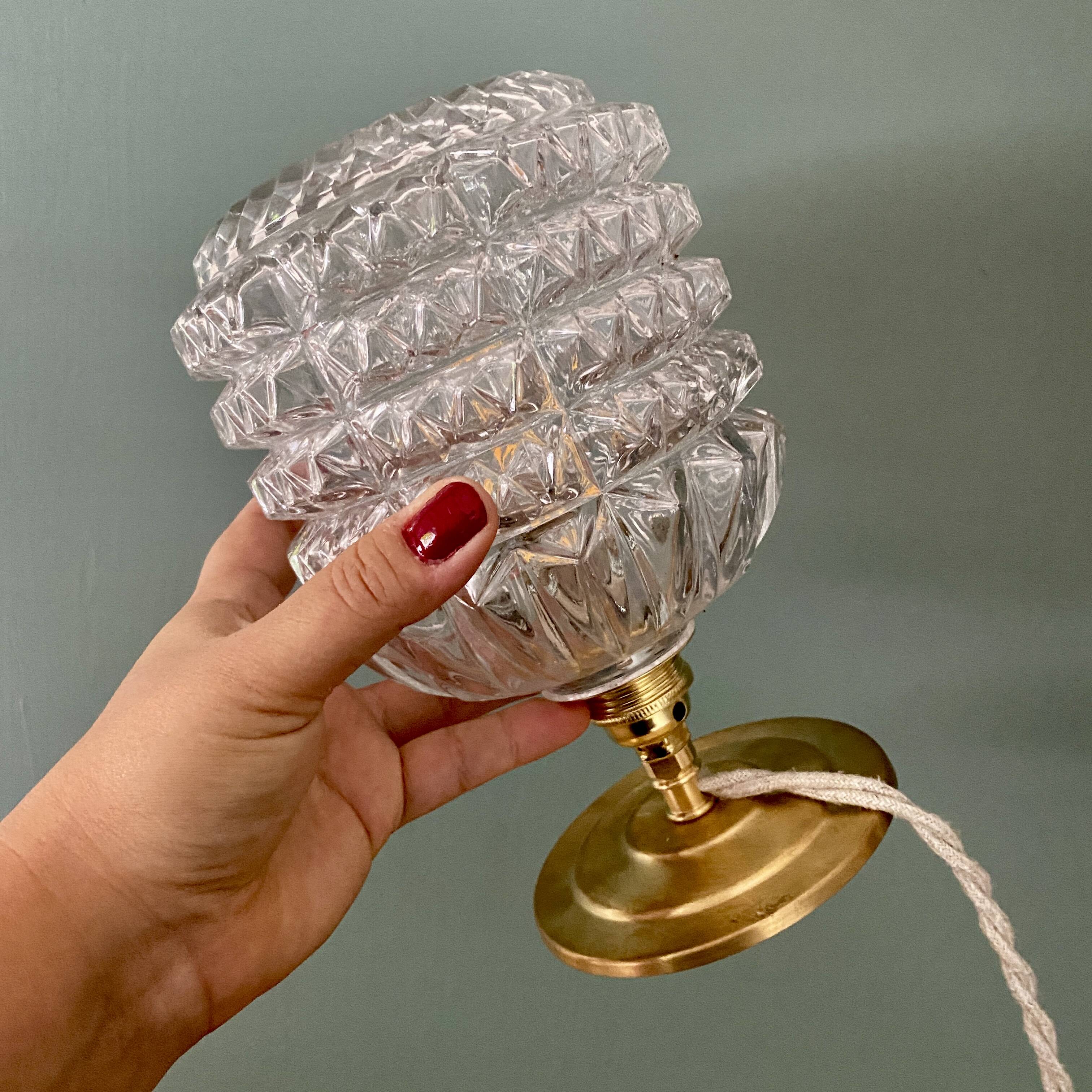 Vintage globe table lamp in molded and chiseled glass