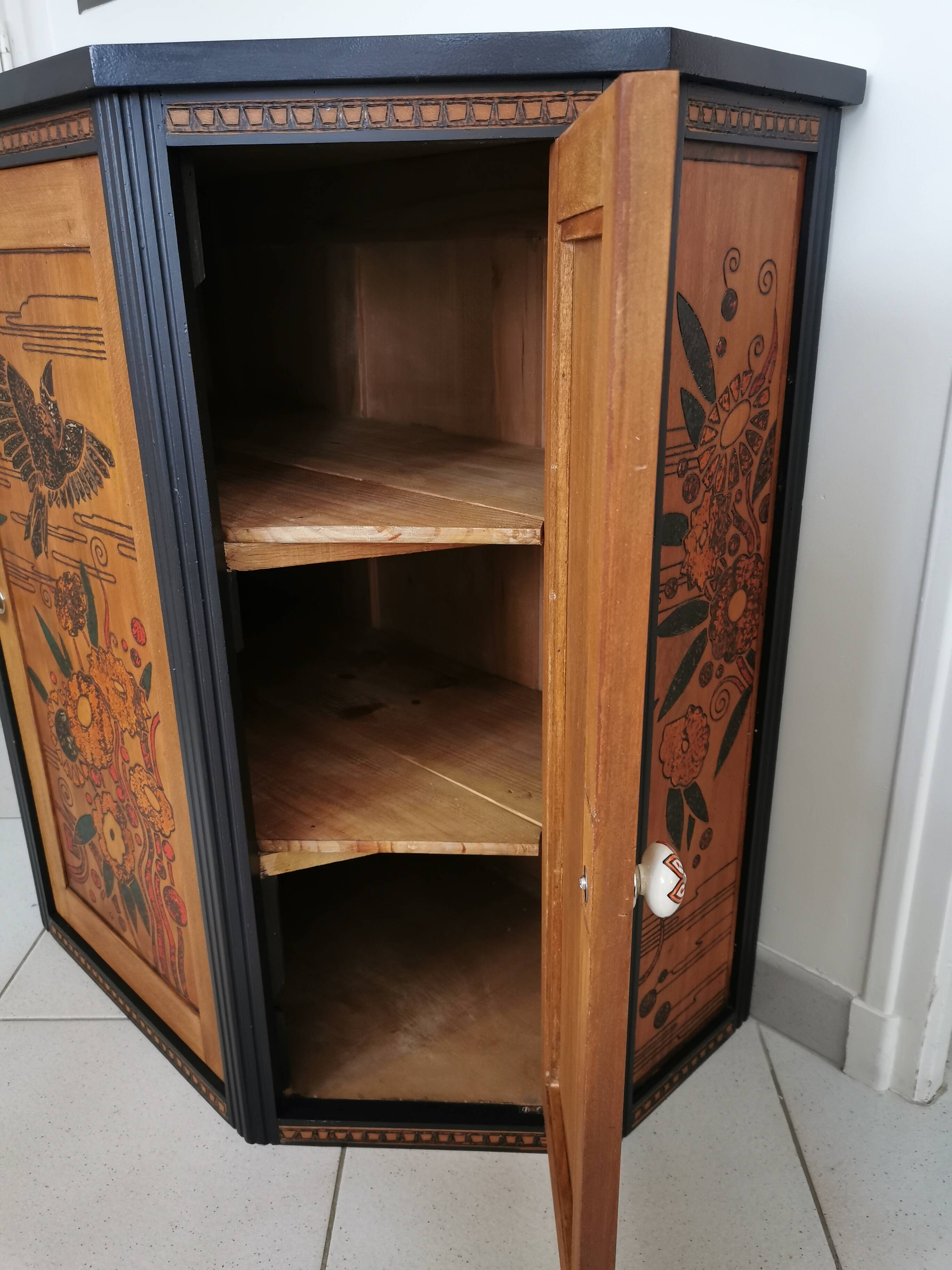 Birds buffet storage unit