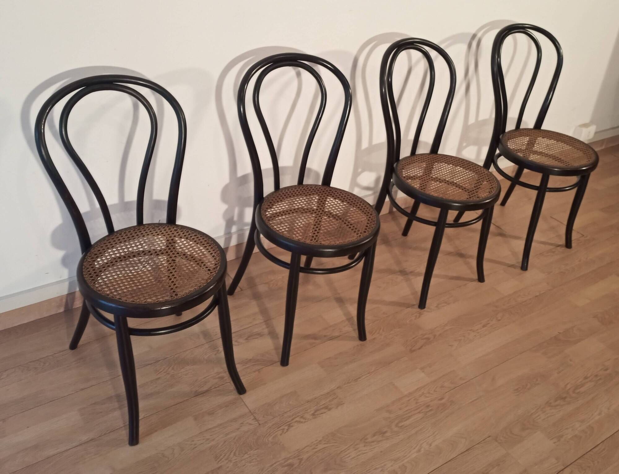Chaises de salle à manger en hêtre courbé dans le style de Thonet, Italie, lot de 4