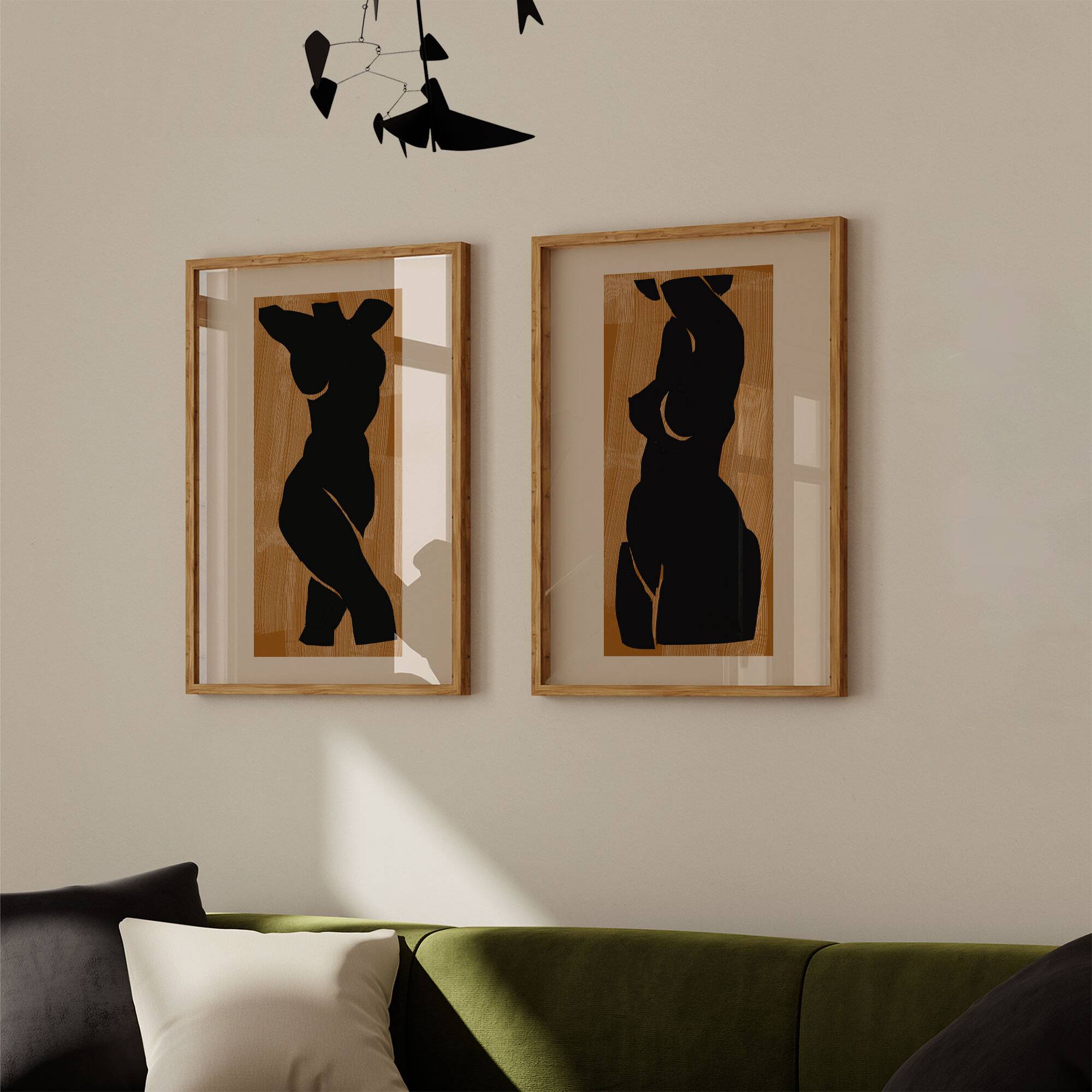 Paire d’estampes, art mural silhouette féminine. Lot de deux, 50x70cm