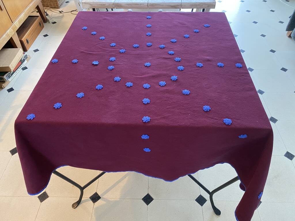 Nappe ancienne et ses 4  serviettes brodée AP - 132x150cm - coton