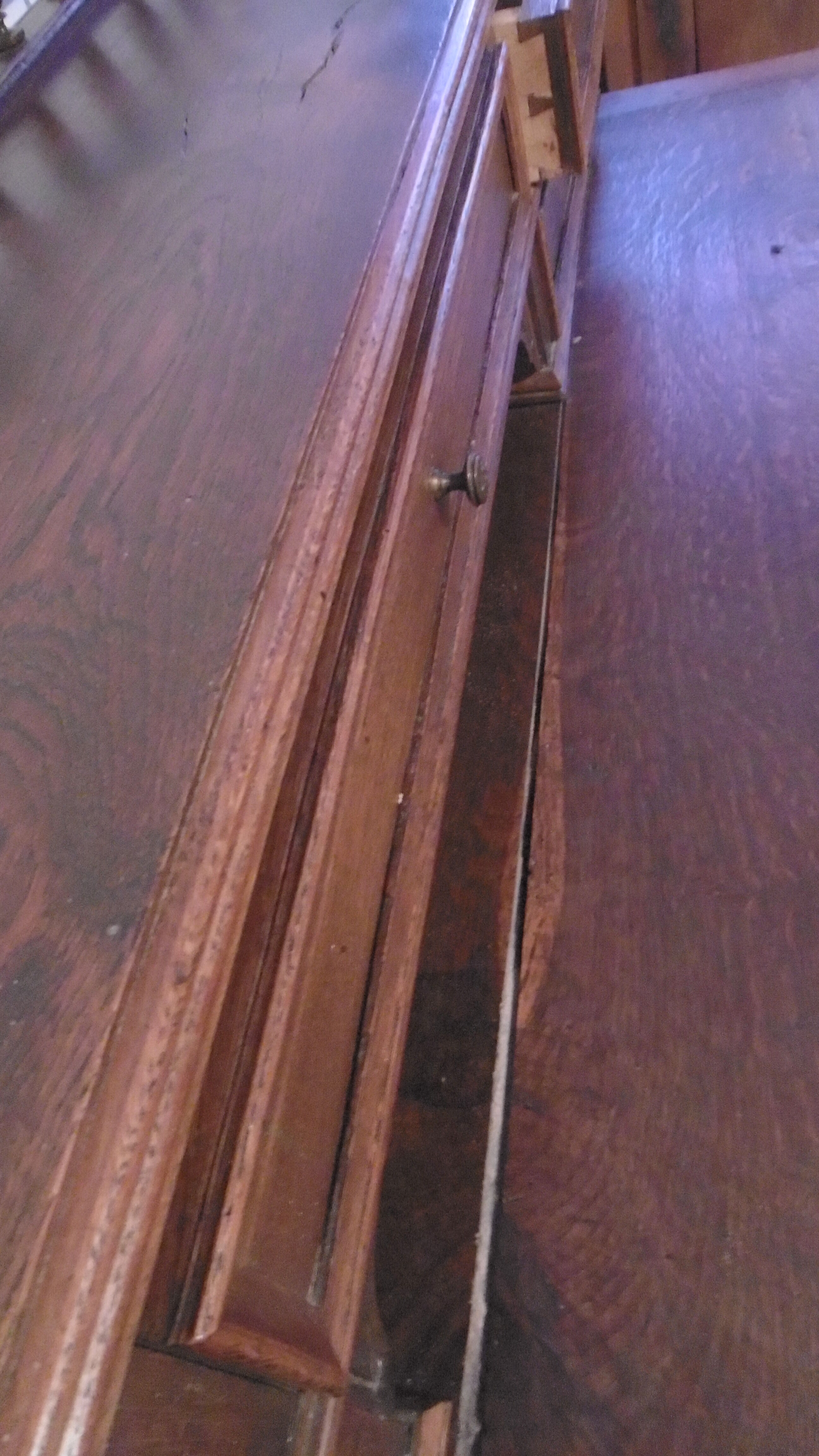 Old desk style Henri II with his gallery