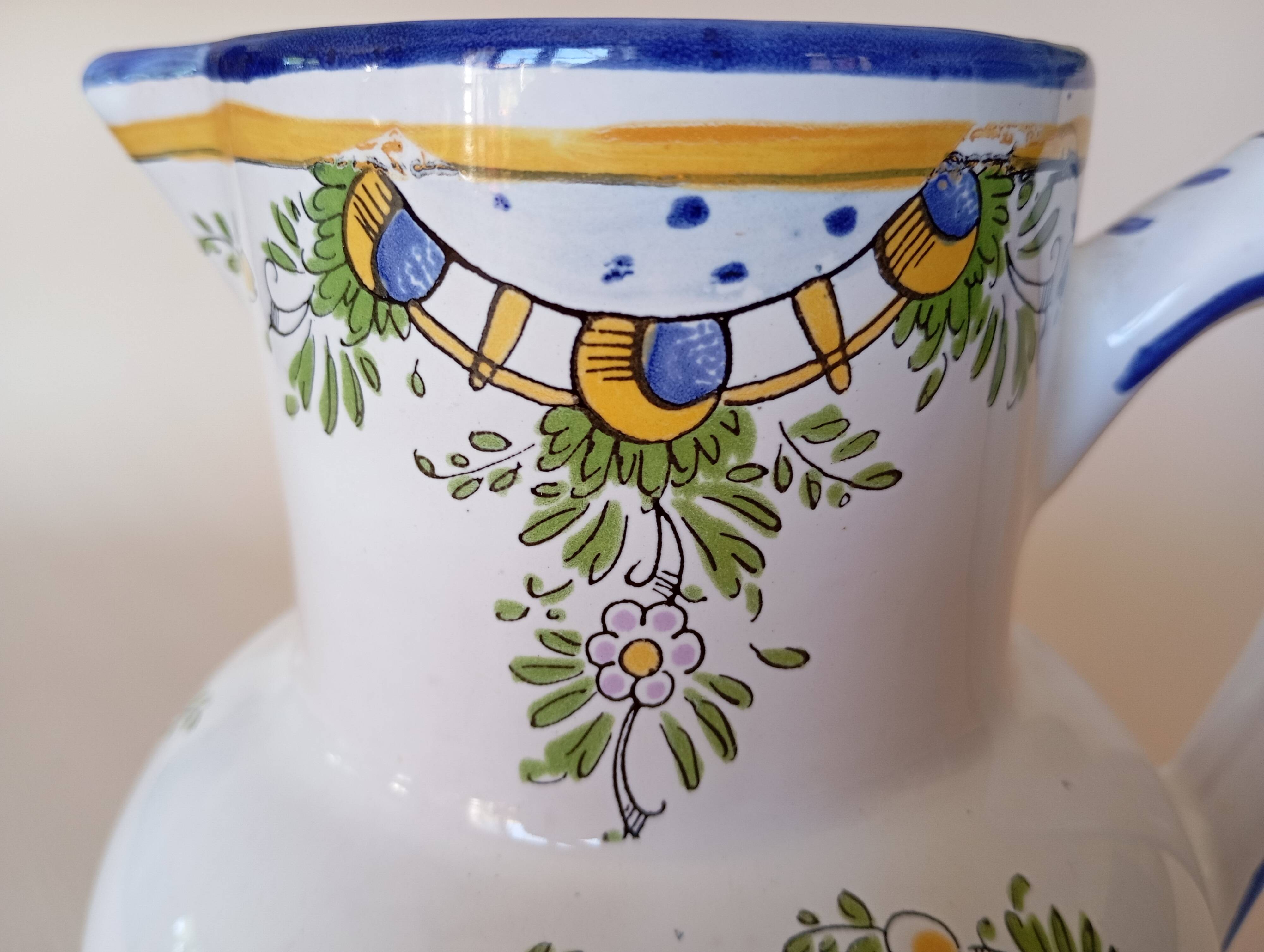 Angoulême earthenware pitcher "Le Renoleau" Moustiers decor