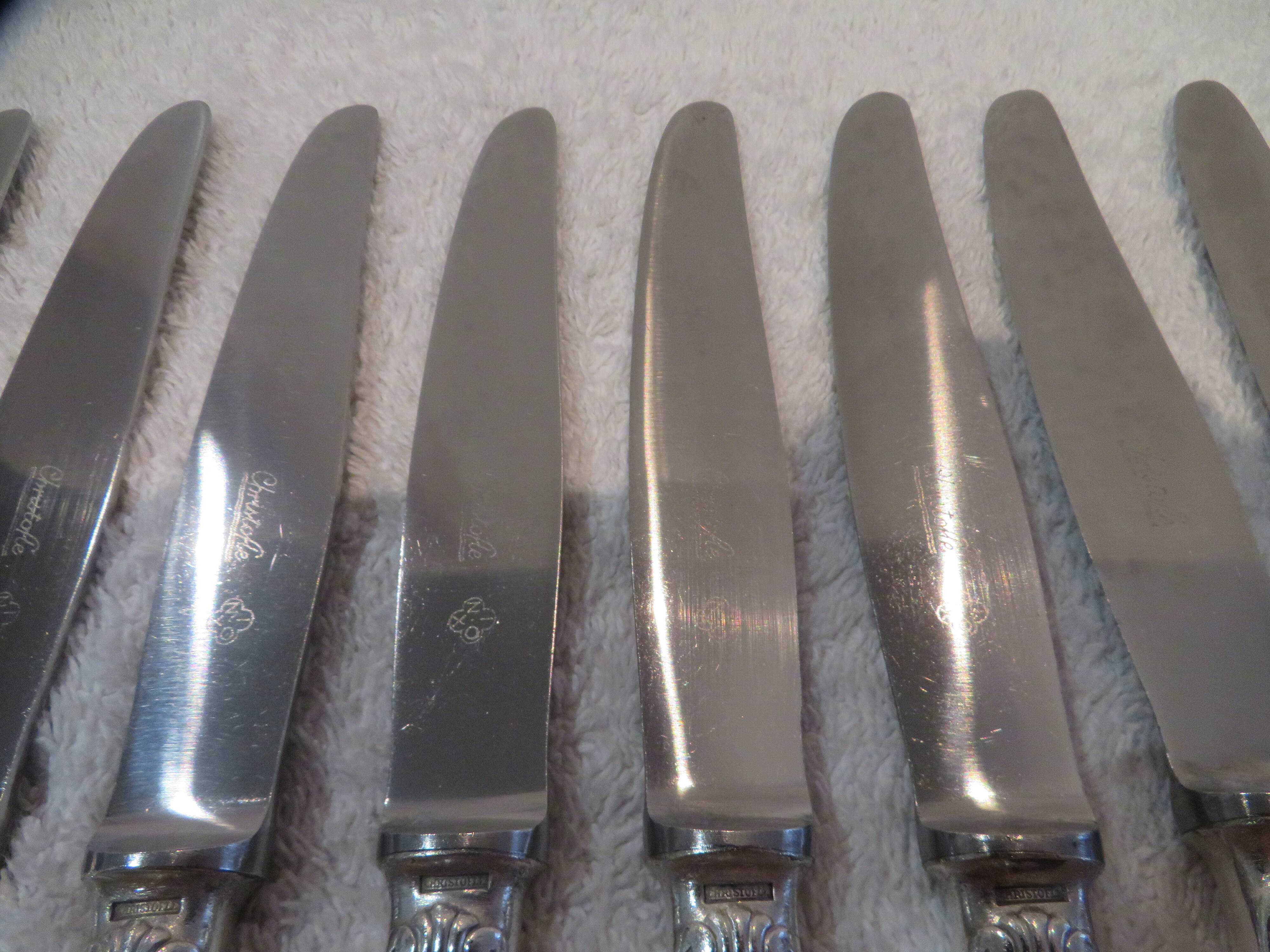 12 silver plated dessert knives by Christofle Vendome, 20.3cm