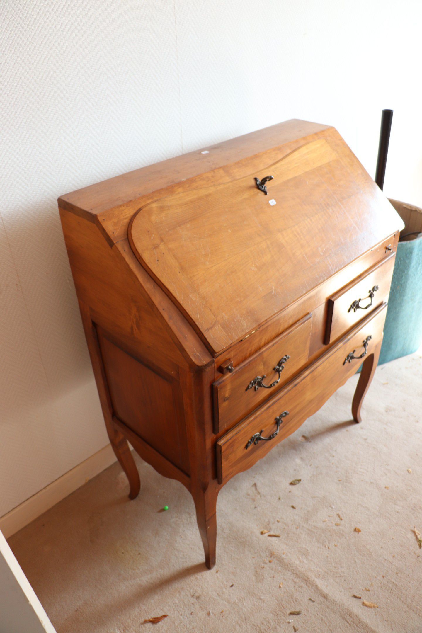 Louis xv slope office (style)