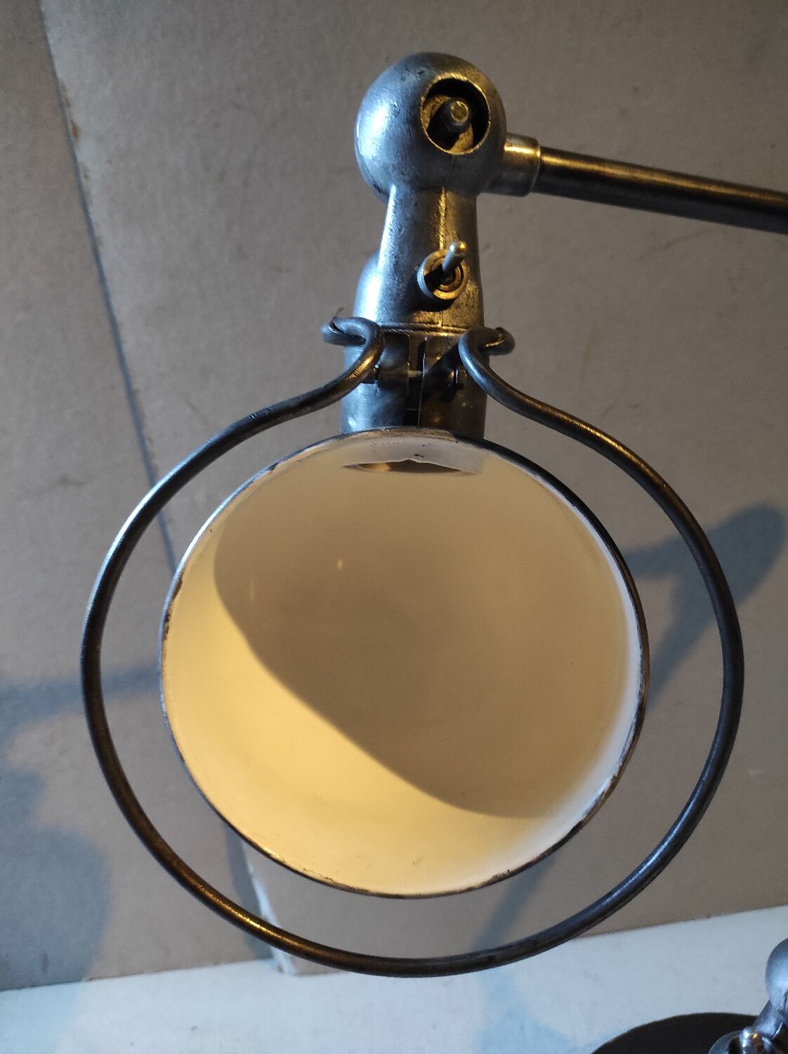 Workshop lamp Jieldé 2 industrial arm patina graphite rifle barrel