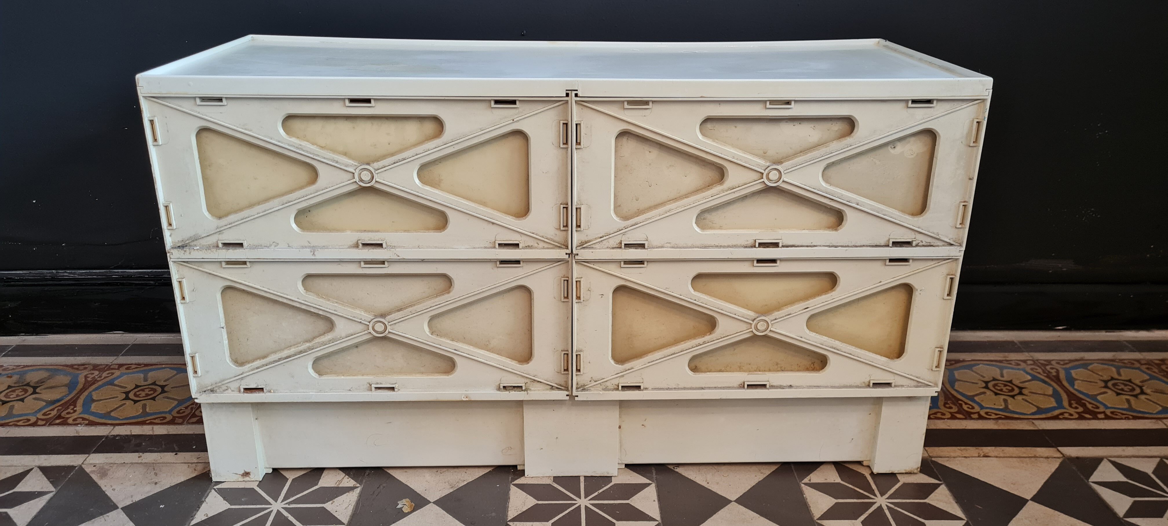 Prisunic dresser