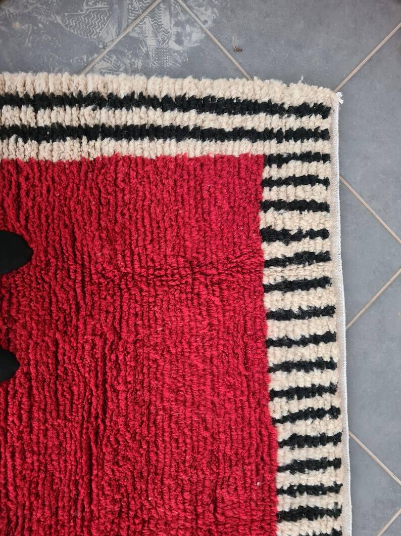 Handmade pure wool rug, size 2/3 m.