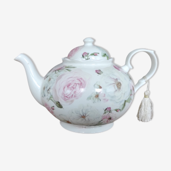 Flowered teapot