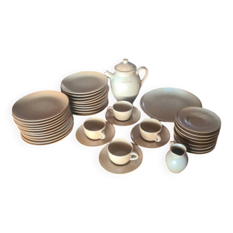 Dessert and coffee service from the village of France