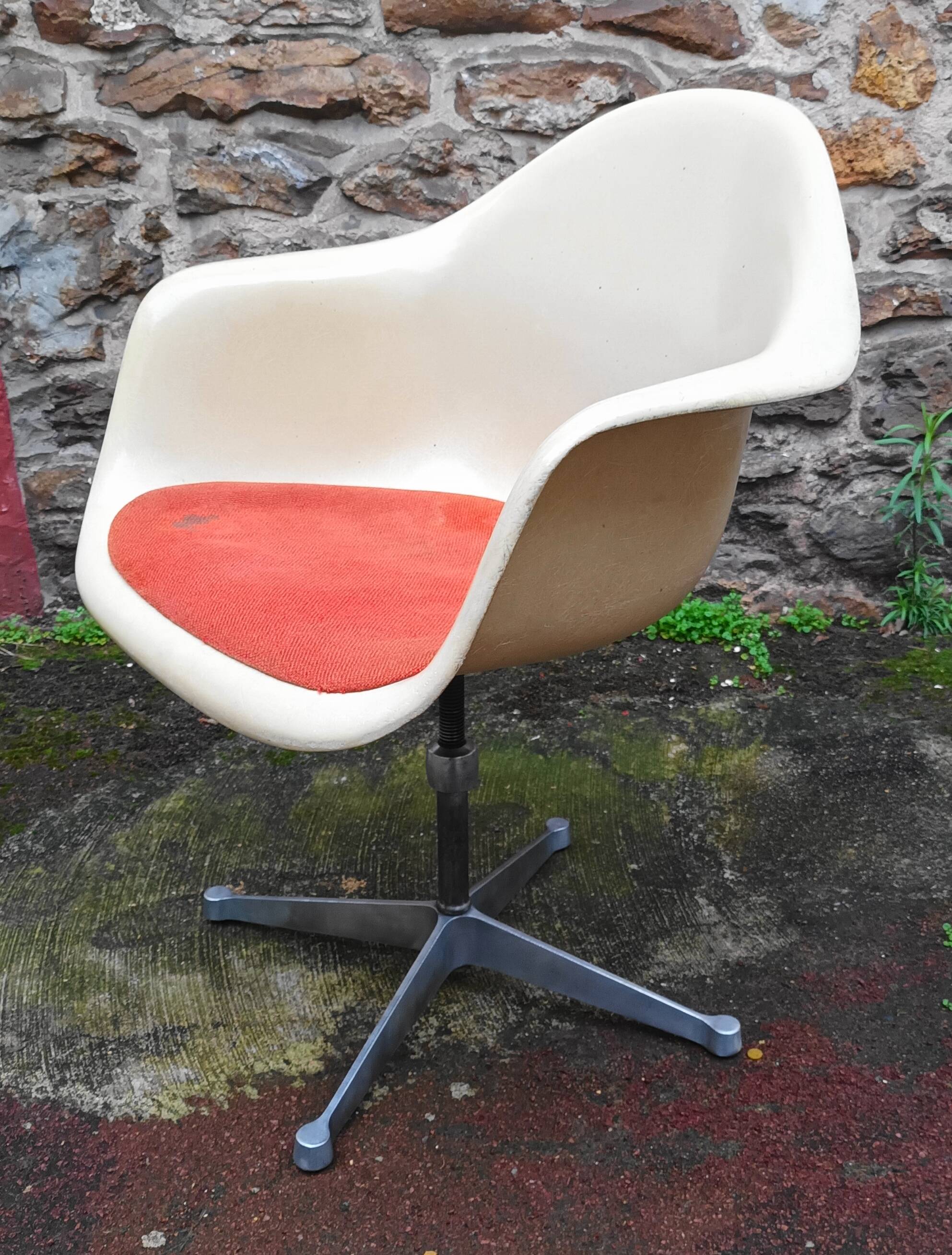 Fauteuil de bureau de Charles et Ray Eames pour Herman Miller des années 60