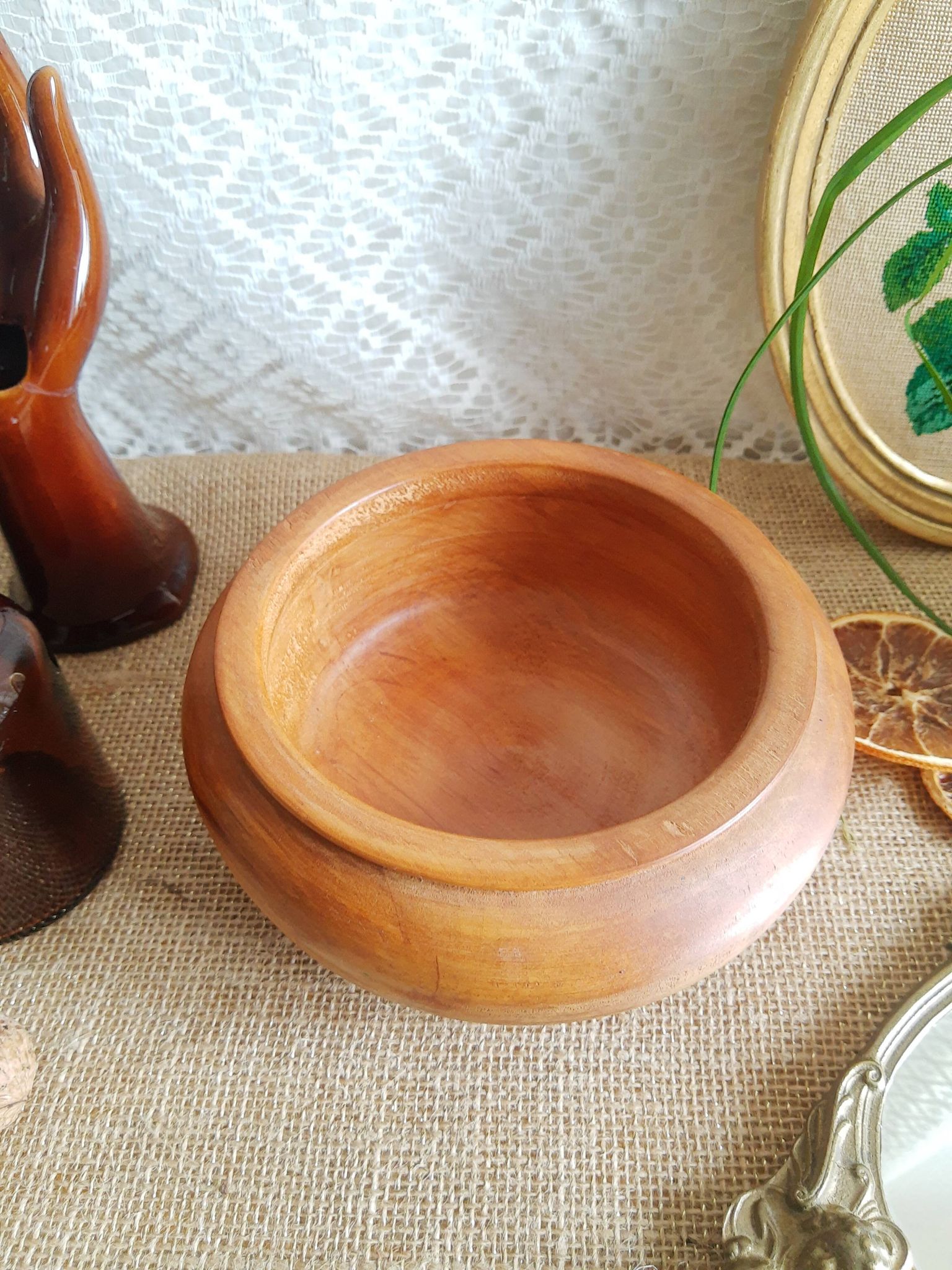 Round box with olive wood lid - vintage
