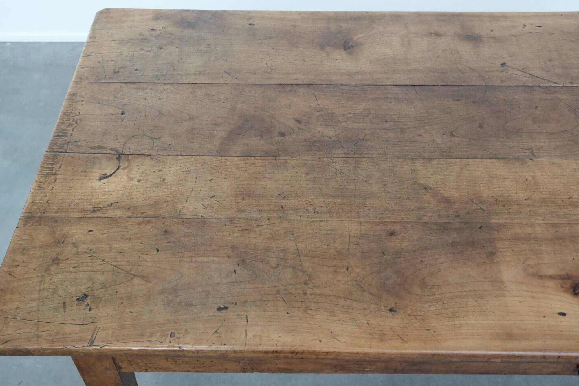 French dining table made of fruitwood from the early 19th century