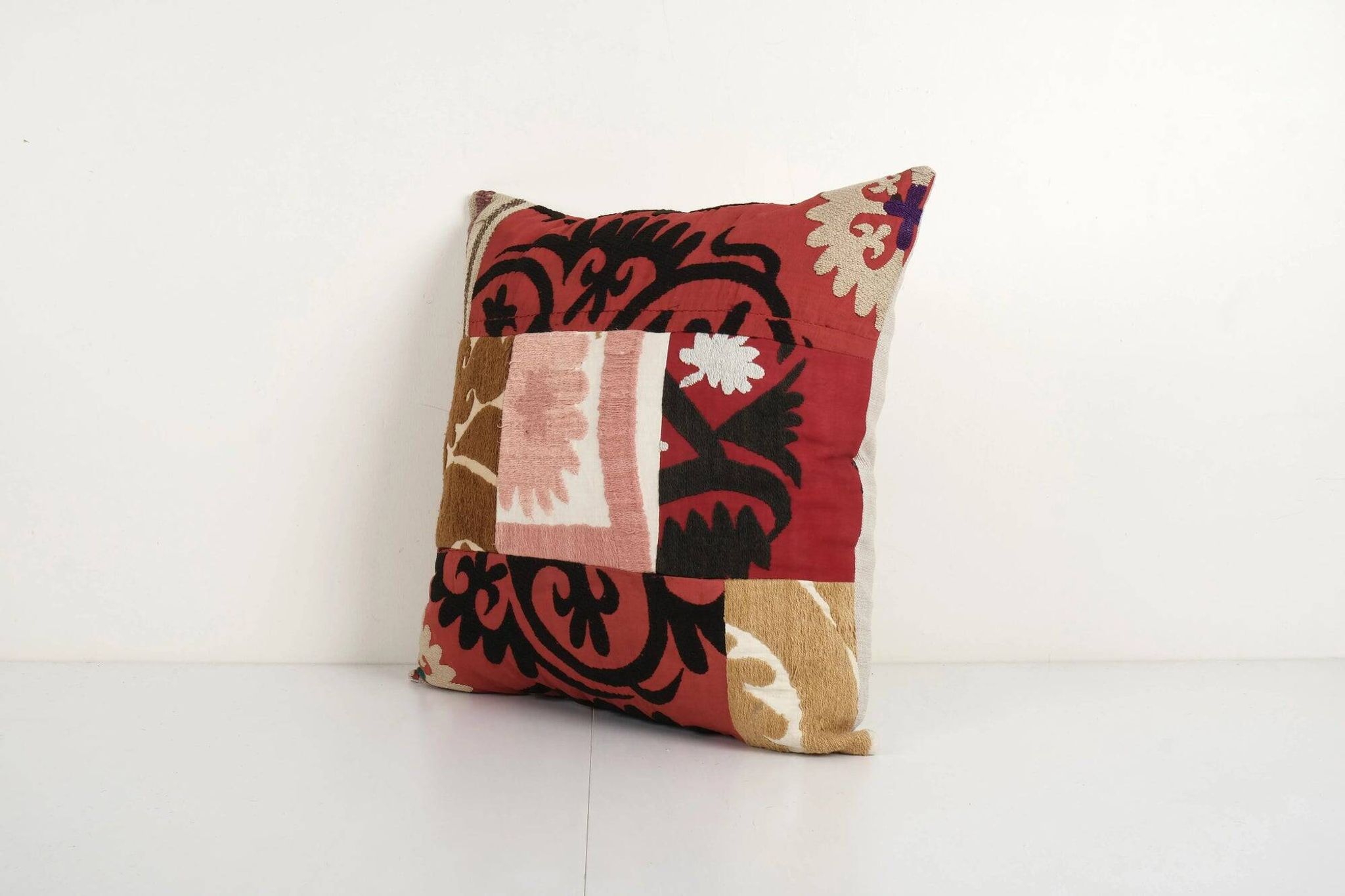 Vintage embroidered cushion cover 46x46 cm