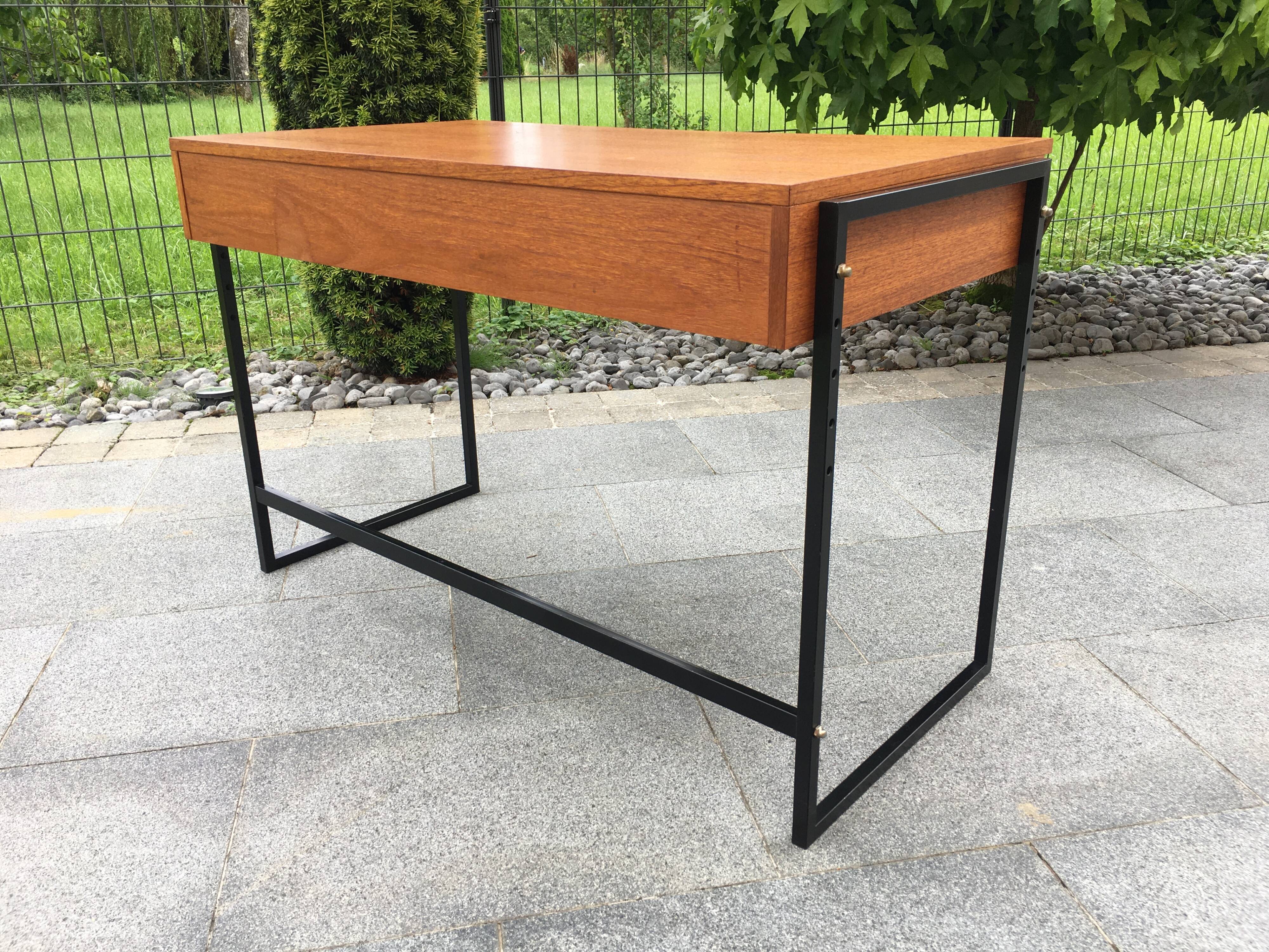 Minimalist design desk 70s