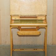 Art Nouveau desk attributed to Carlo Zen 1902 in mottled maple.