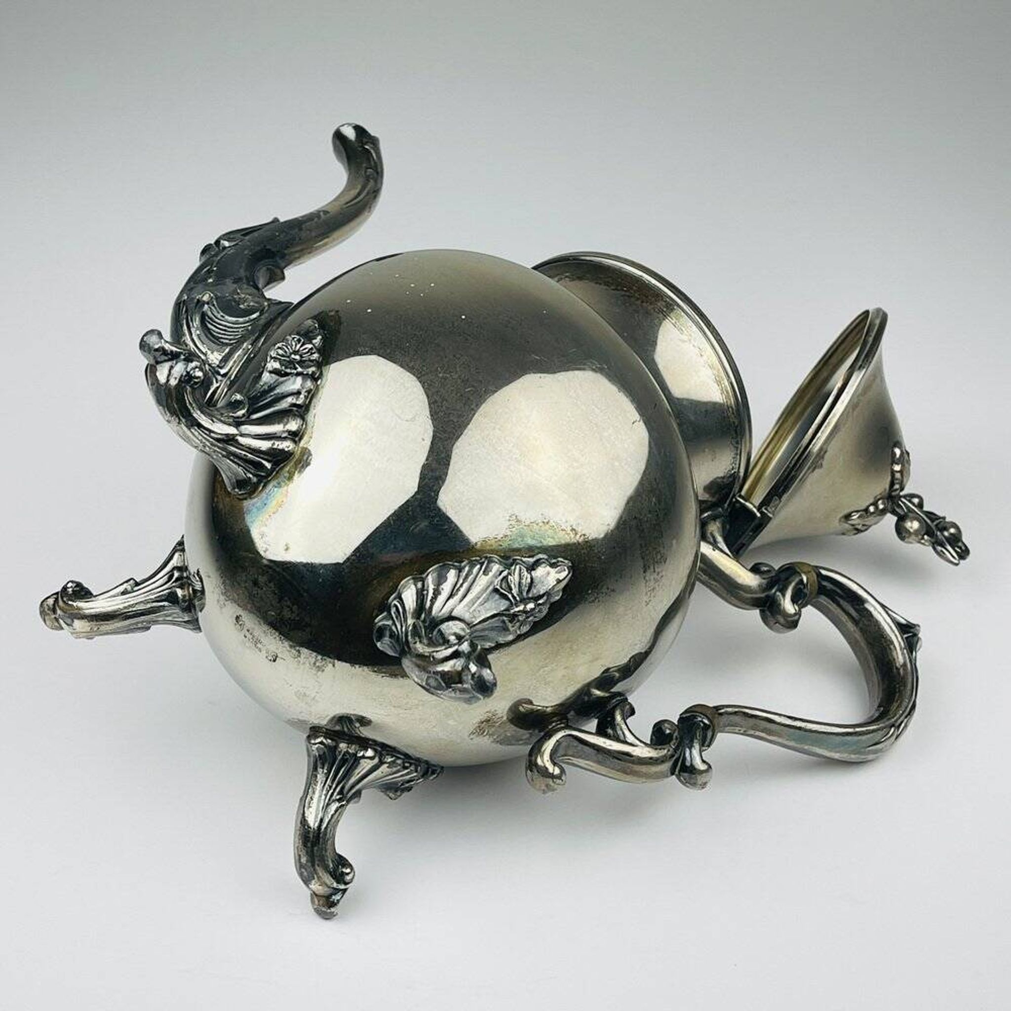 Copper and silver teapot by Theodore B. Starr, USA, 1890s.