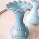 Paire de vases en opaline de foire bleue Vallérysthal Portieux à décor de roses