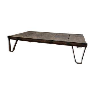 Coffee table, former sncf palette