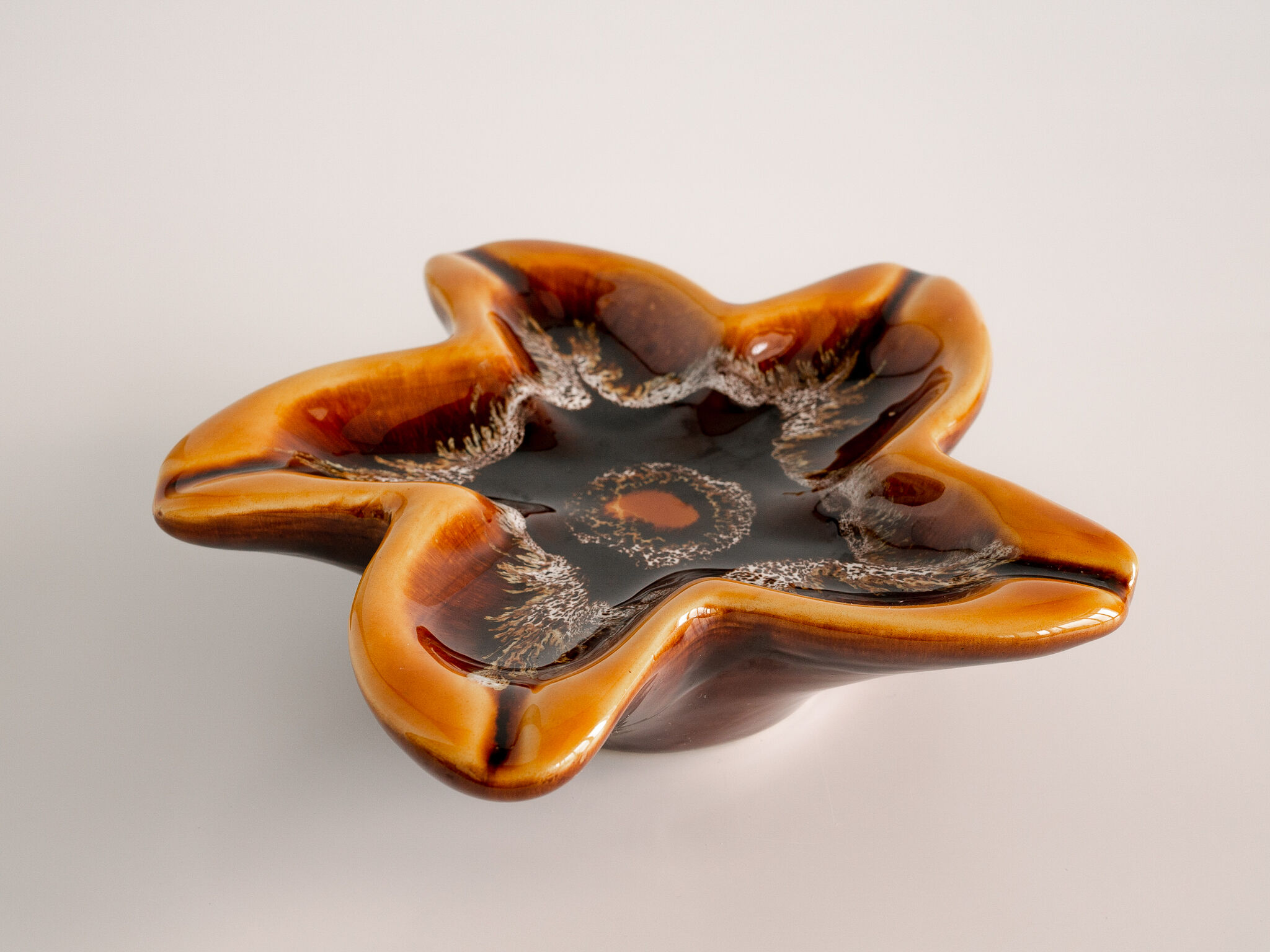 Ceramic ashtray