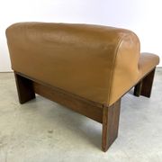 Fauteuil en cuir brutaliste, années 1960
