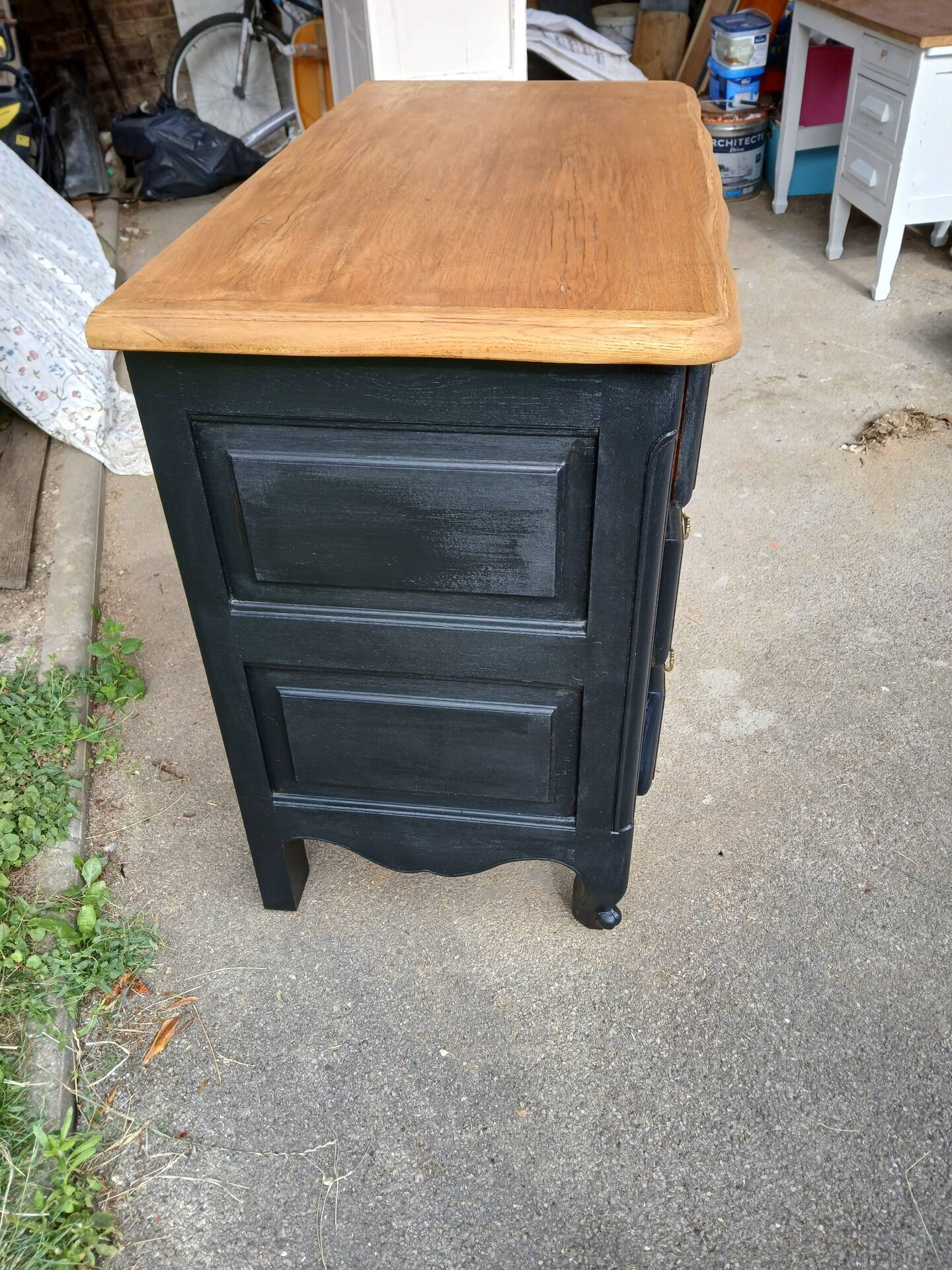 Chest of drawers
