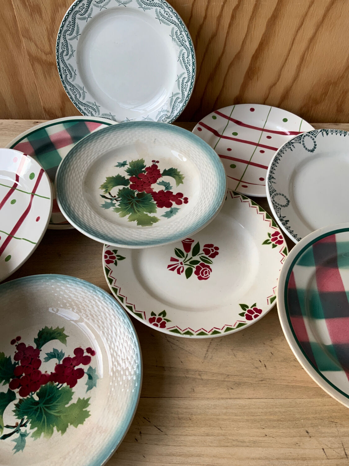 Mismatched plates Terre de Fer