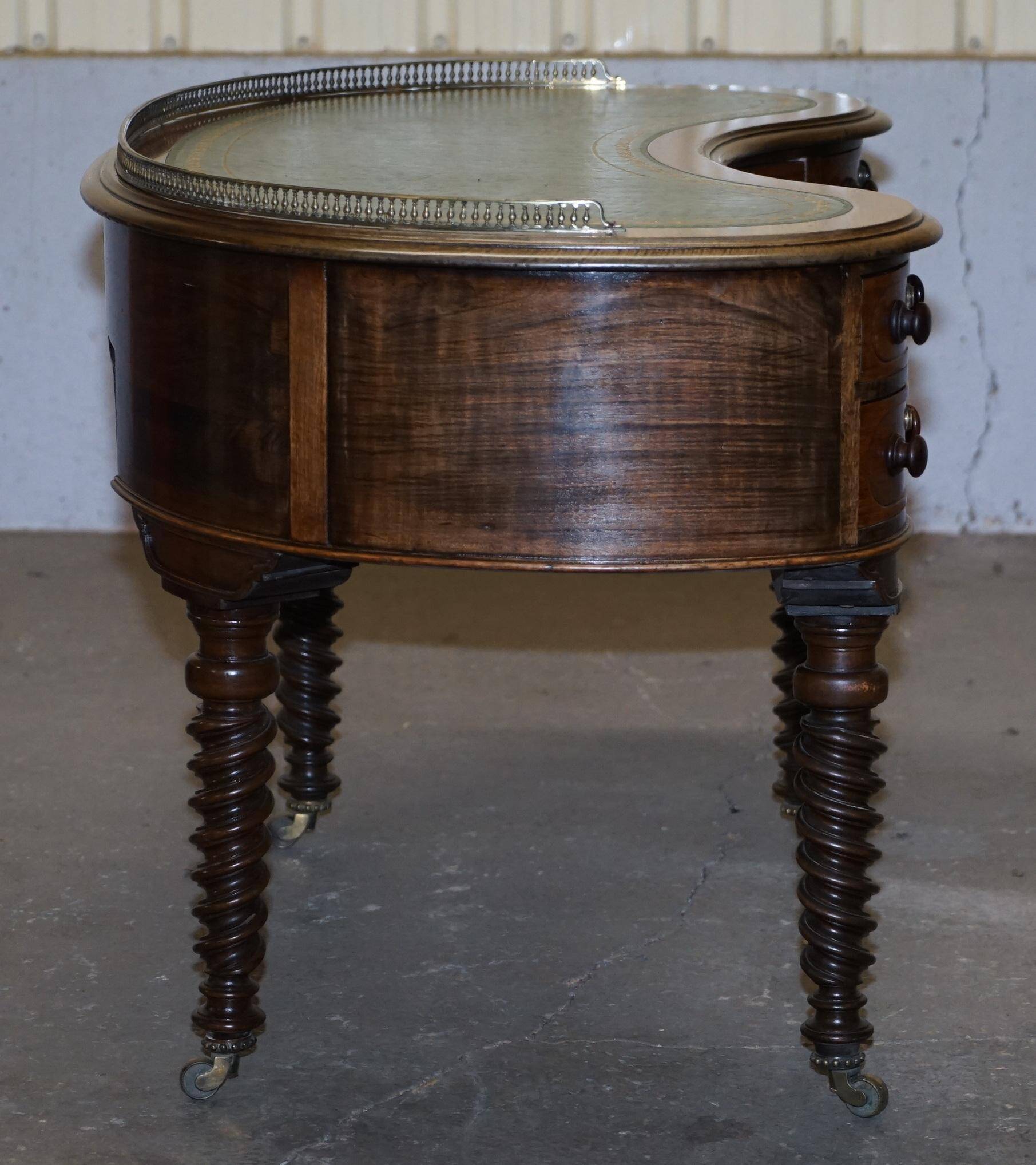 Bureau Kidney de Campagne Militaire Regency de Gillow's of Lancaster avec Galerie en Laiton