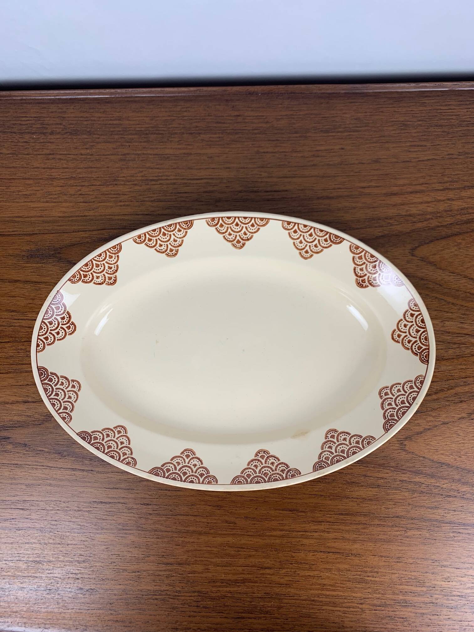 Oval dish "amandinoise", St Amand, geometric pattern, 20th century
