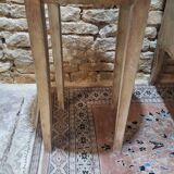 Pedestal table