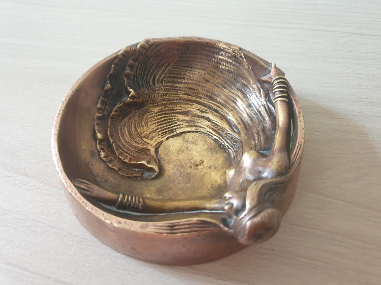 Empty art deco pocket