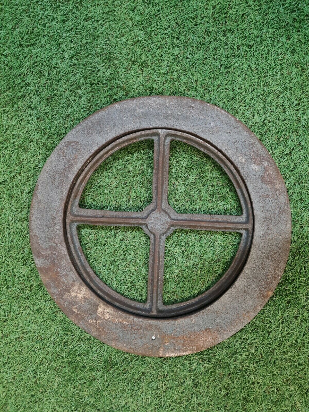 Cast iron bull's eye window